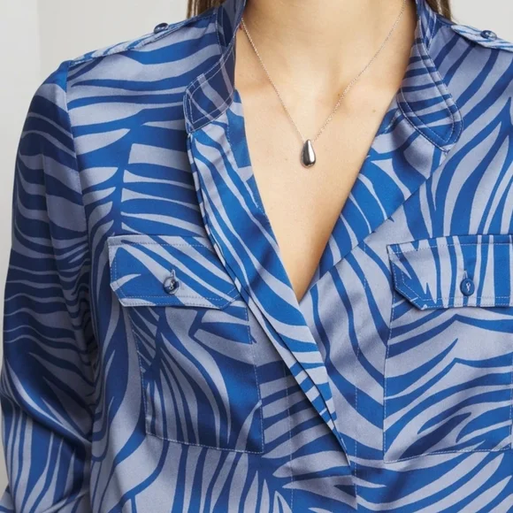 White House Black Market New Blue Satin Long Sleeve Collar Pocket Shirt Medium - Picture 4 of 13